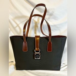 New Dooney & Bourke
Shannon Tote Bag (retail
$298.00)